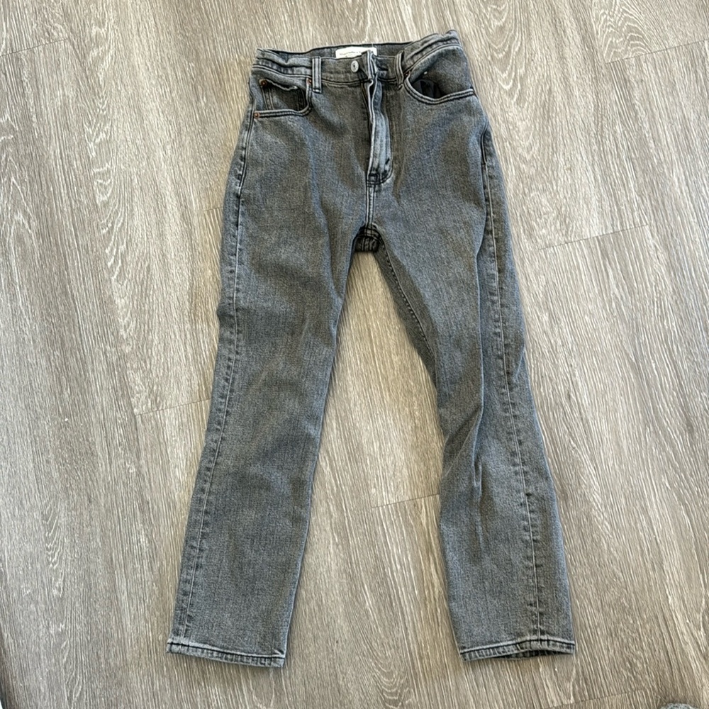 Abercrombie ankle straight ultra high rise gray jean - 24 Short